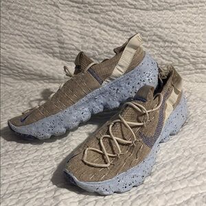 Nike Space Hippie Tan and Blue Sneakers Mens size 10.5